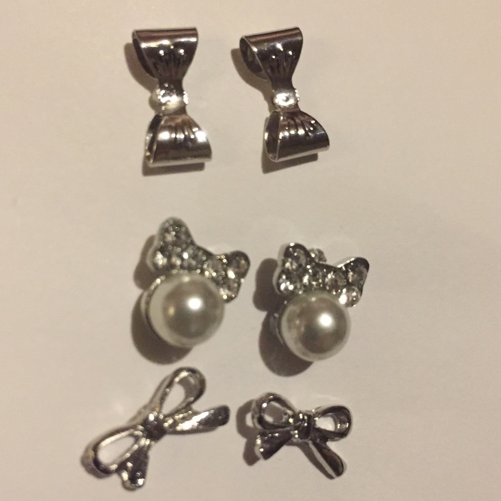 Bow earrings